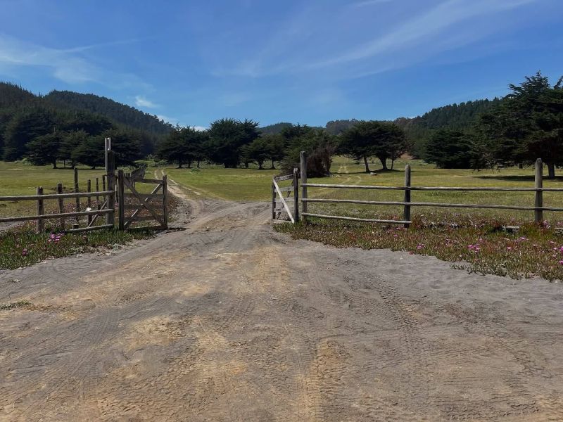 Archivo:Las Cruces, Paredones.jpg